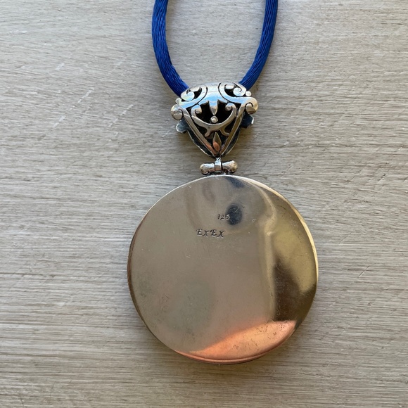 Stunning Vintage ExEx Pink Mother of Pearl Round - Picture 3 of 3